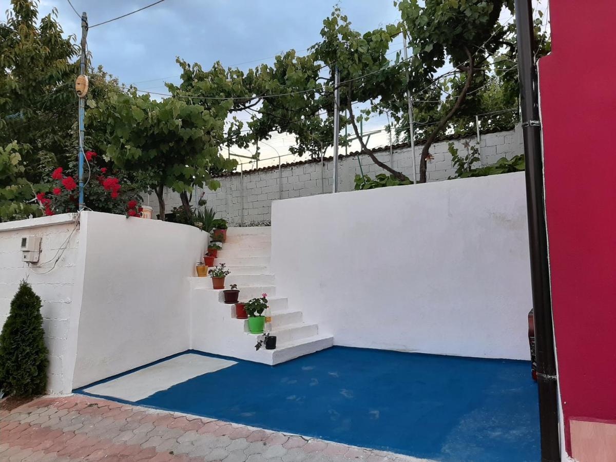 Superpanorama Guesthouse Kukes Exterior foto
