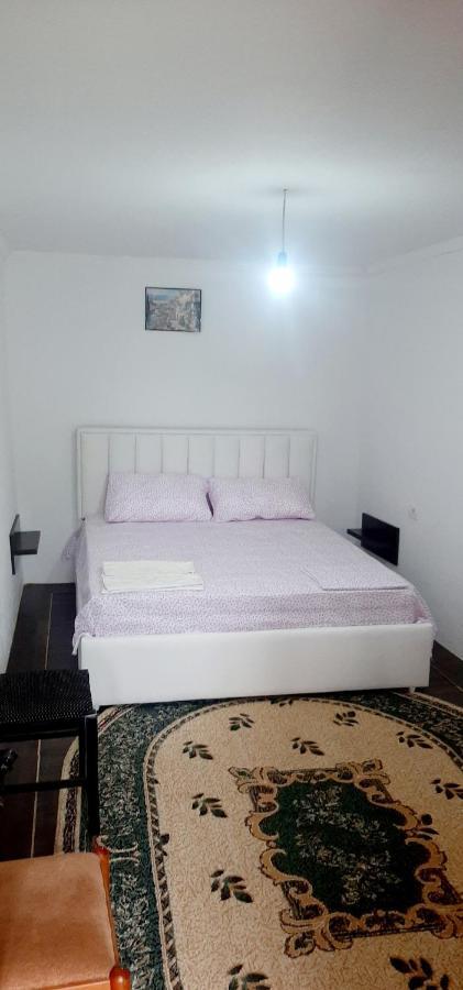 Superpanorama Guesthouse Kukes Exterior foto