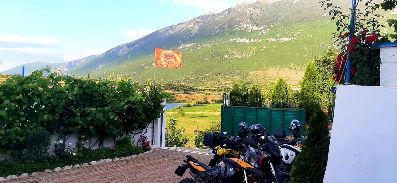 Superpanorama Guesthouse Kukes Exterior foto