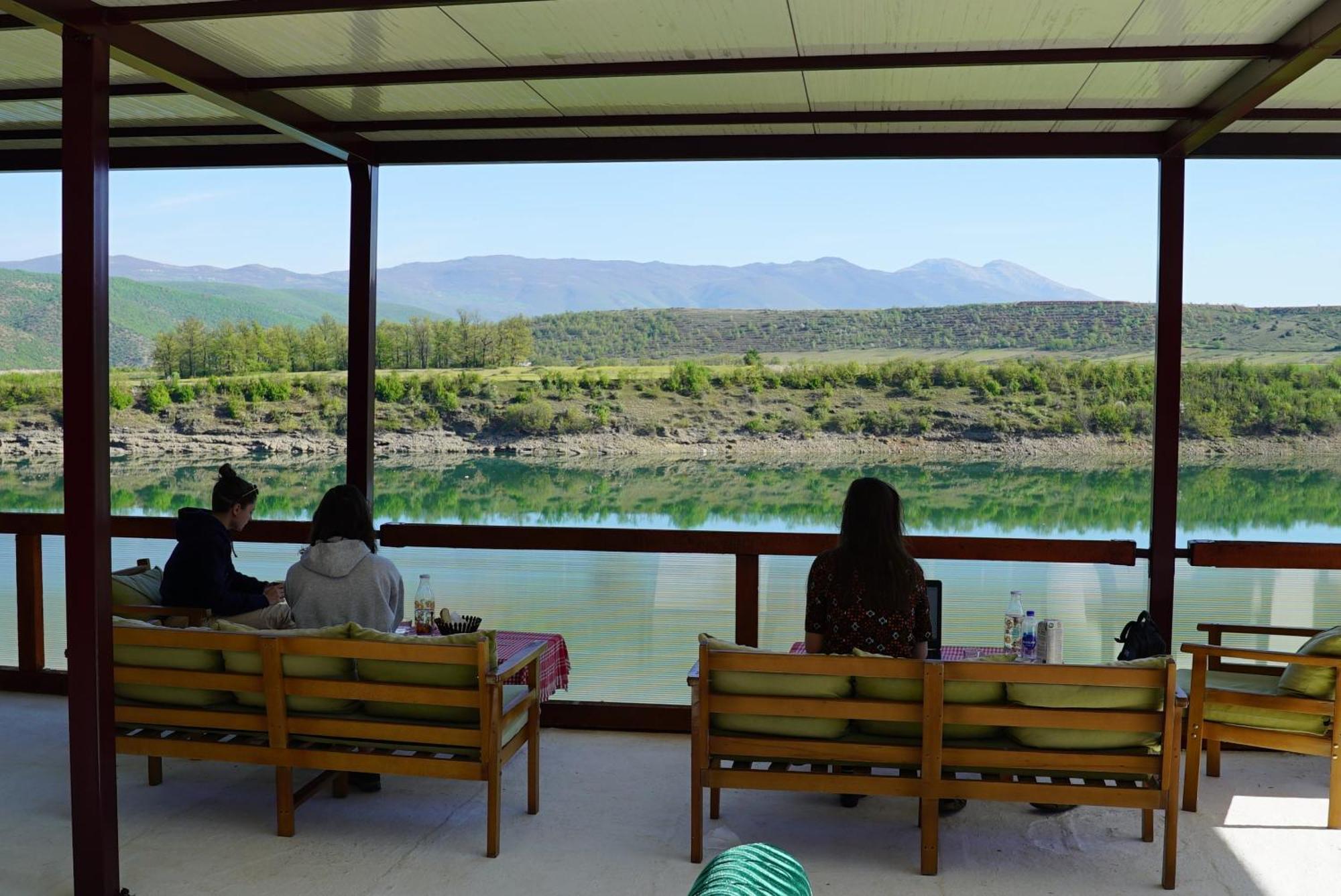 Superpanorama Guesthouse Kukes Exterior foto