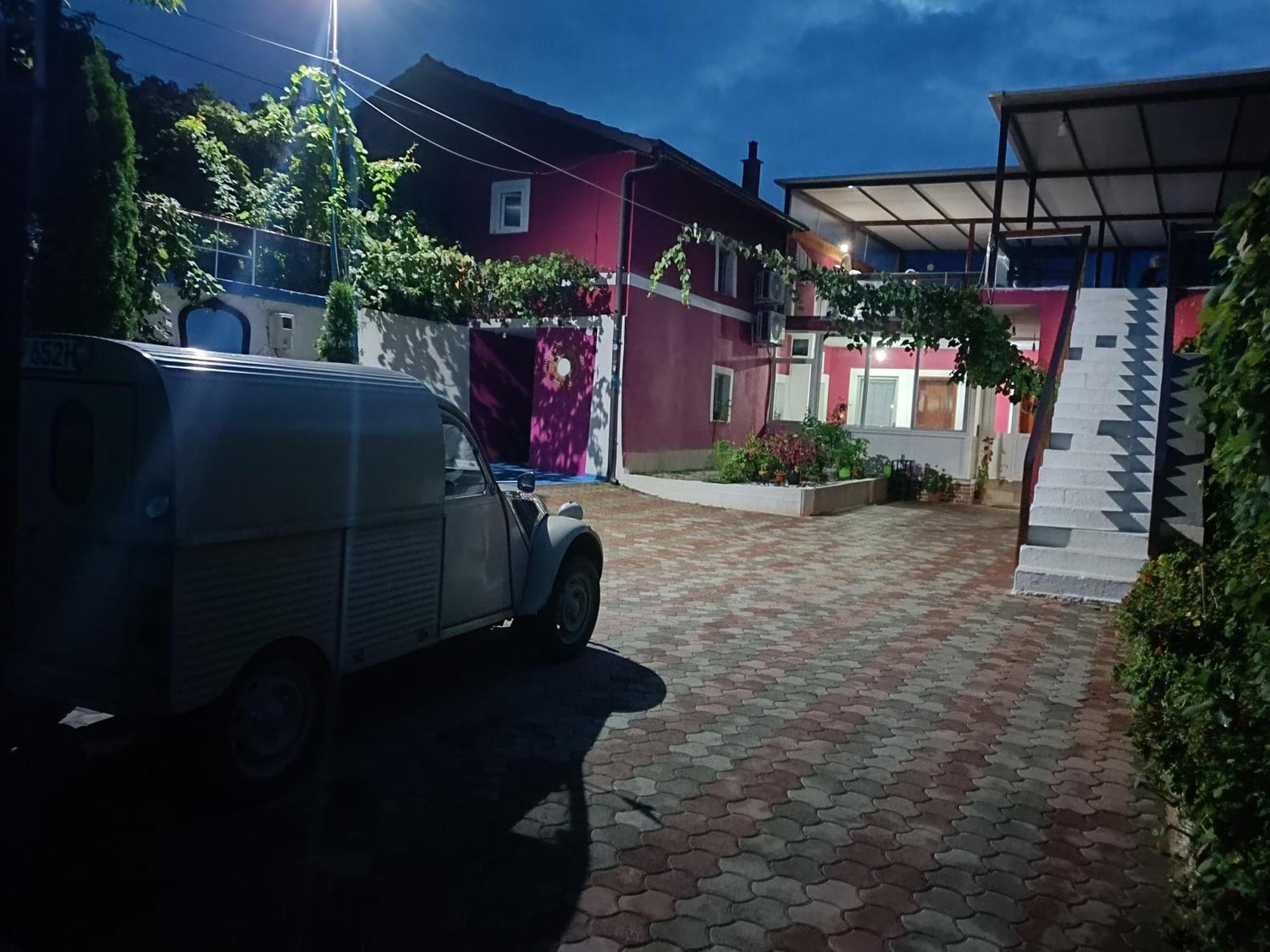 Superpanorama Guesthouse Kukes Exterior foto