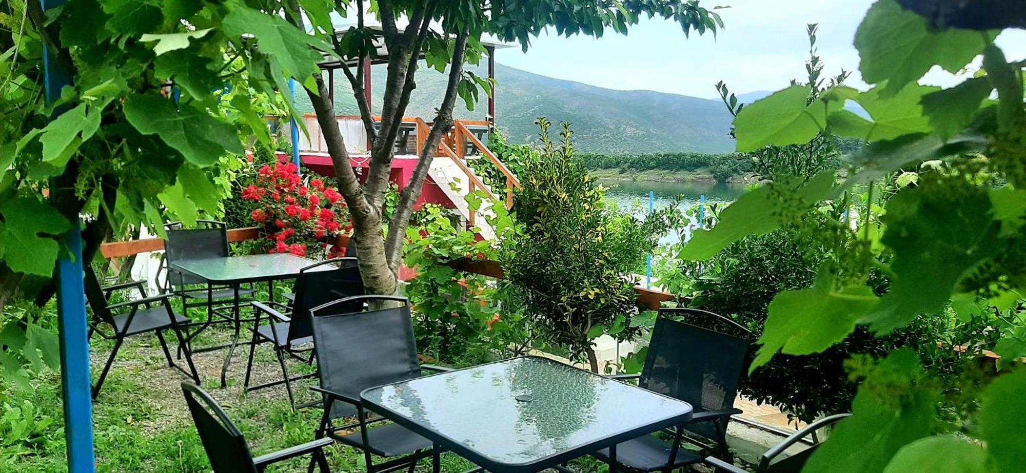Superpanorama Guesthouse Kukes Exterior foto